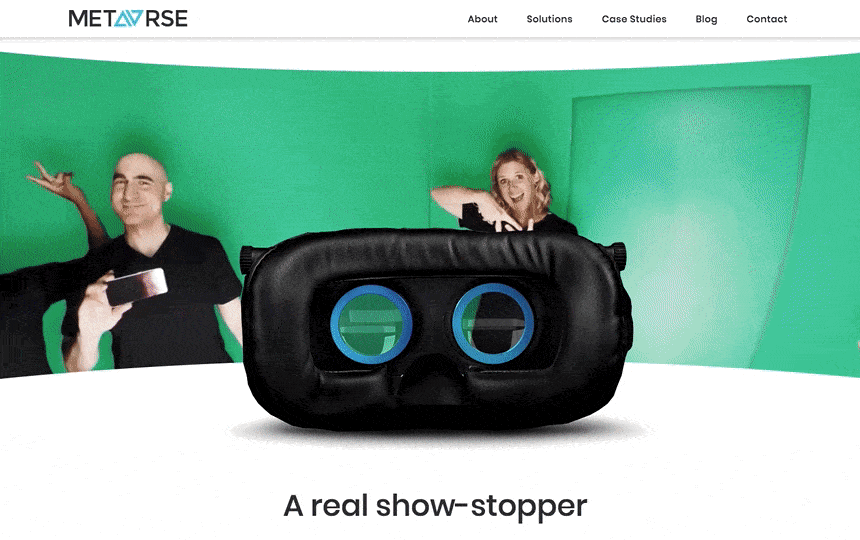  metavrse-vr-photobooth-product-page" width = "690" style = "width: 690px 